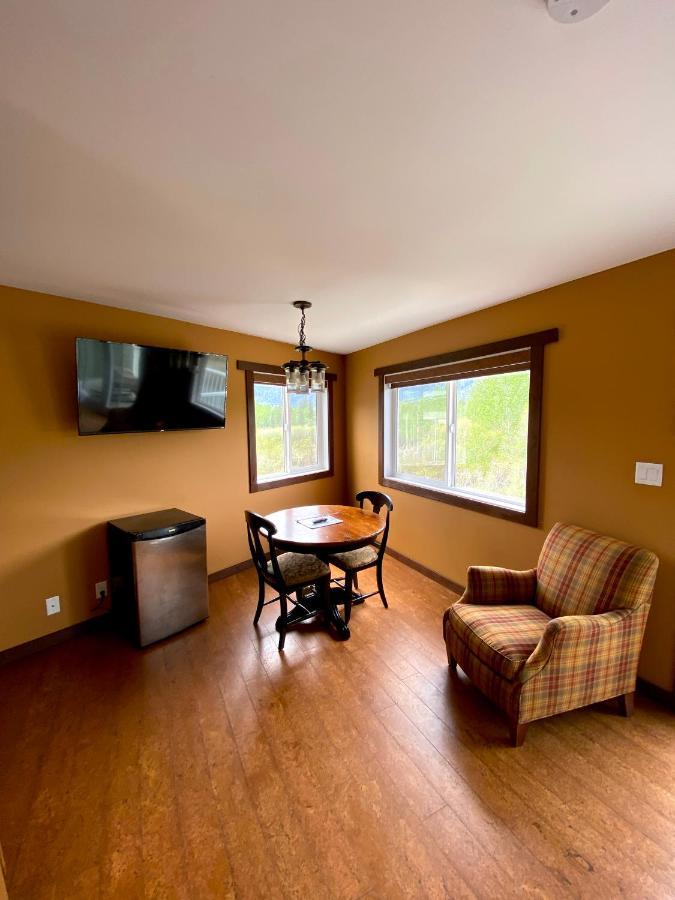 Similkameen Wild Resort & Winery Retreat Osoyoos Exterior photo