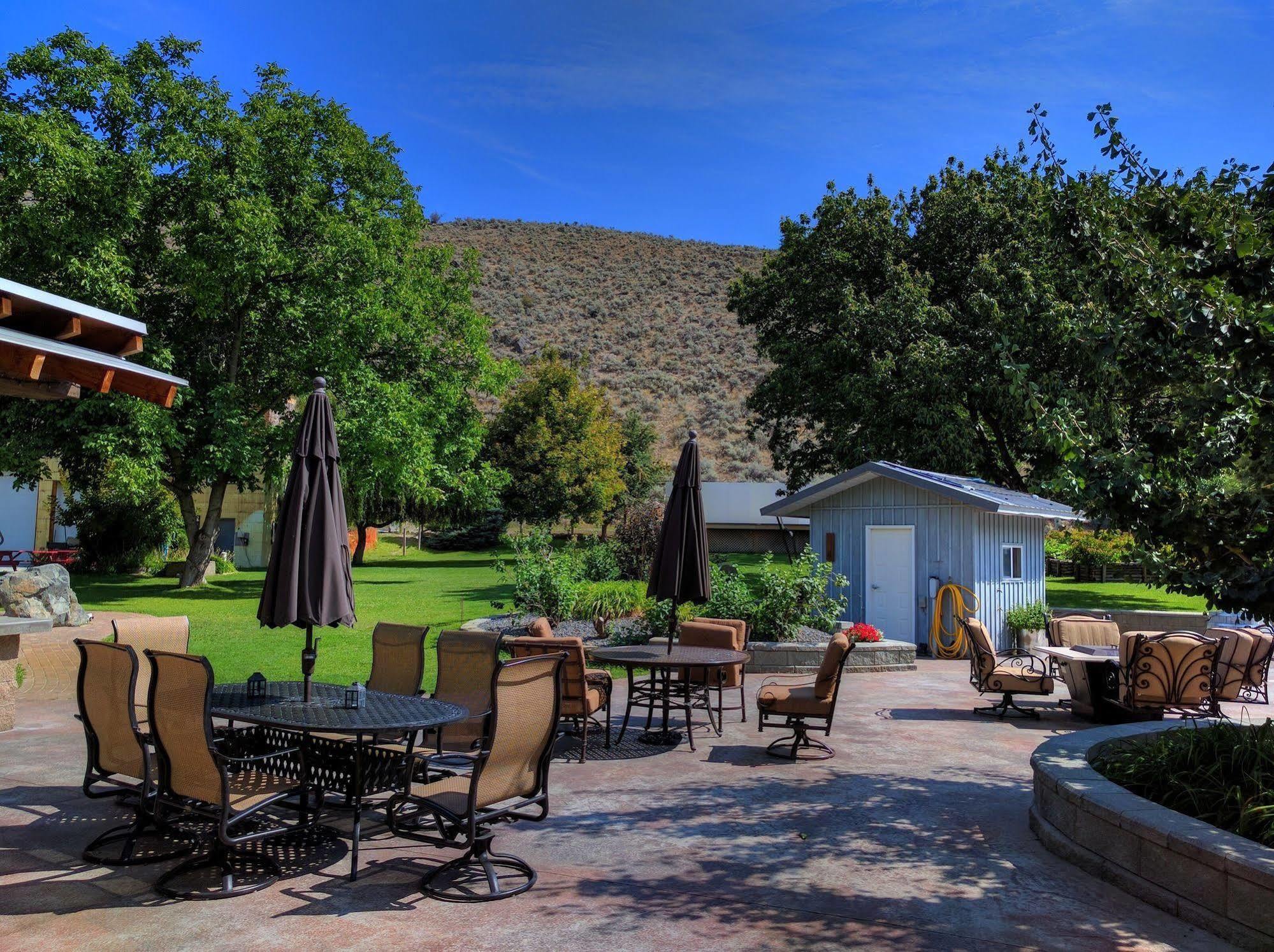 Similkameen Wild Resort & Winery Retreat Osoyoos Exterior photo